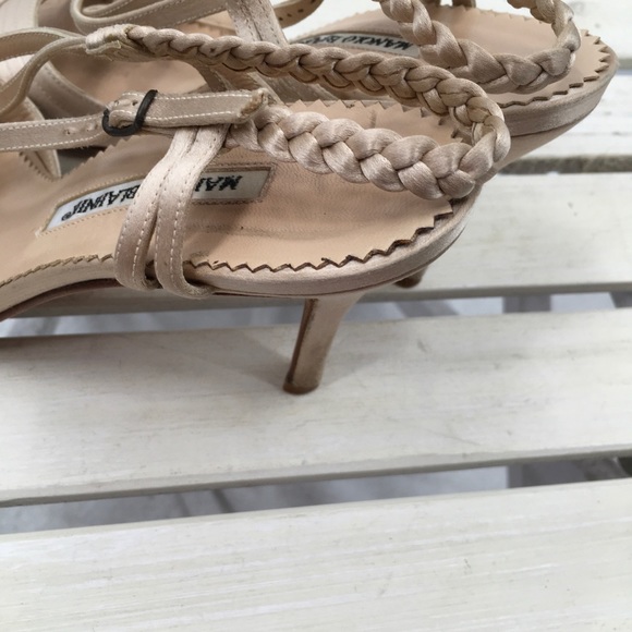 - ⬇️$225 Manolo Blahnik Heels 8 - Picture 15 of 16